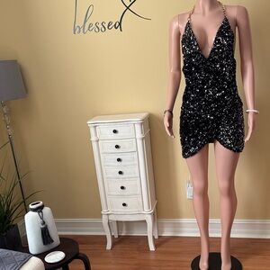 🔥Black & Gold Sequin Halter Dress🔥